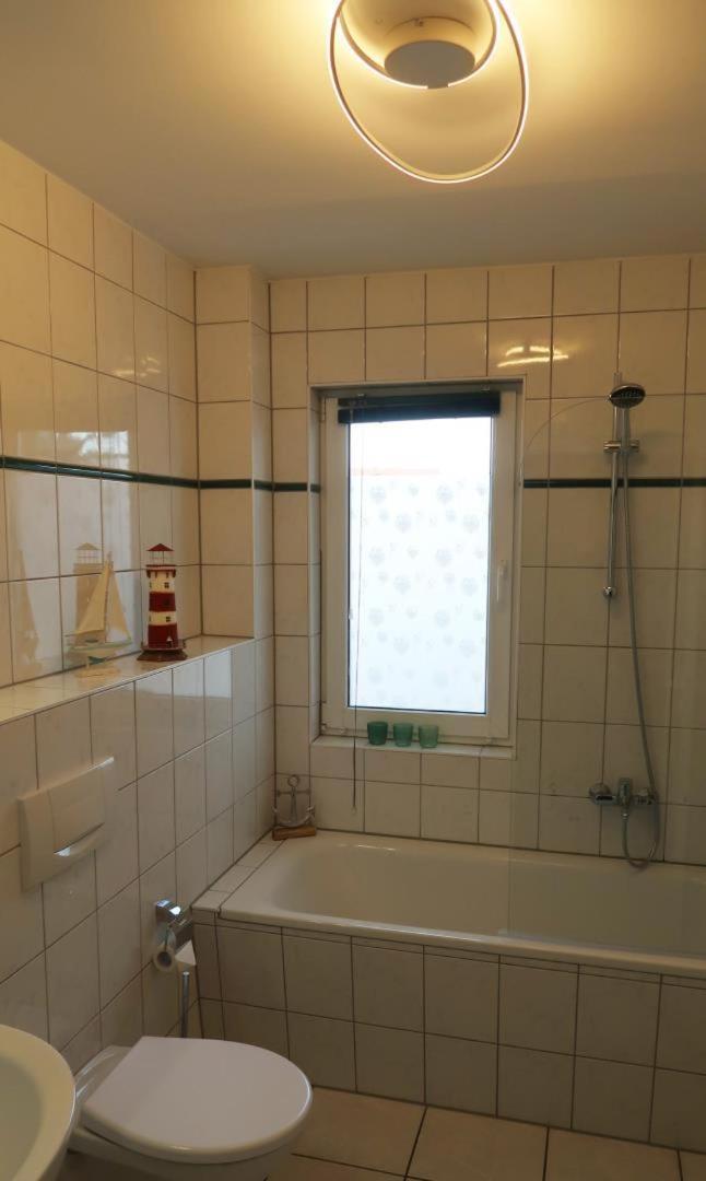 Wohnung 9 Meer-Ruhe Im Haus Stranddistel Komfortable Ferienwohnung Im 1 Og Fuer 4 Personen In Zingst Buitenkant foto