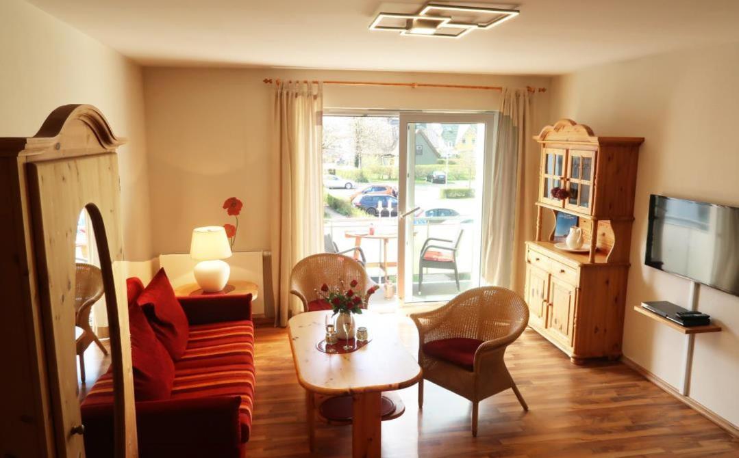 Wohnung 9 Meer-Ruhe Im Haus Stranddistel Komfortable Ferienwohnung Im 1 Og Fuer 4 Personen In Zingst Buitenkant foto